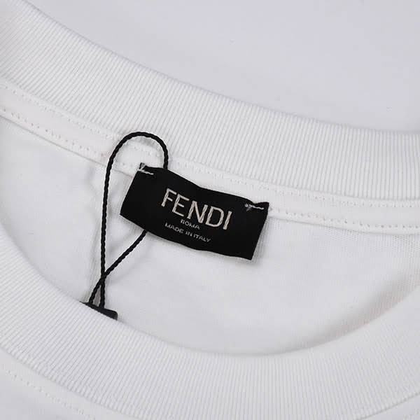 希少 フェンディ 偽物 バッグ バグズ 半袖Tシャツ few26931